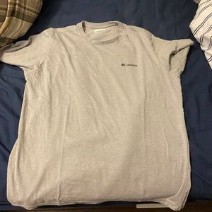 Columbia t-shirt